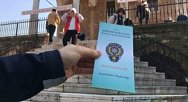 Polis, Cuma Namazı çıkışı vatandaşı bilgilendirdi
