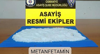 Polisin "Dur" ihtarına uymayan araçta özel yapım silah ele geçirildi