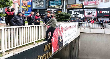 Polisten hayat kurtaran el