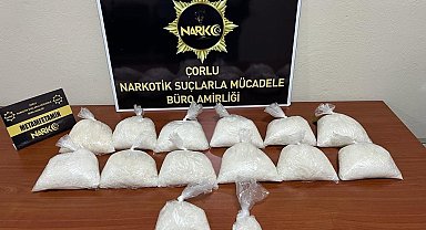 Poşet poşet uyuşturucu, demet demet para ele geçirildi