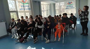 Psikolog eşliğinde sporculara eğitimler veriliyor
