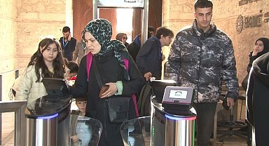Rami Kütüphanesi'nde yeni düzenleme: Kimlik kartının barkodu turnikeye okutularak giriliyor