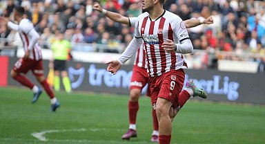 Rey Manaj bu haftayı da boş geçmedi