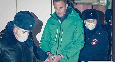 Rus muhalif lider Navalny'nin cansız bedeni annesine teslim edilmedi