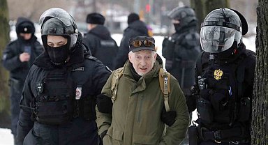 Rusya'da Navalny protestolarında gözaltı sayısı 400'e yükseldi