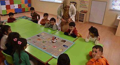 Şahinbeyli çocuklar küçük yaşta bilimle tanışıyor