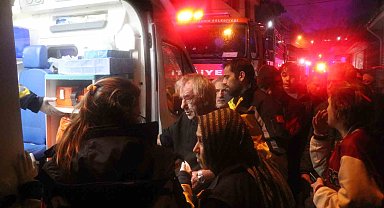 Sakarya'da evin çatısı küle döndü: 1 yaralı