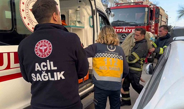 Samsun'da 8 katlı apartmanda yangın: 3 kişi dumandan etkilendi