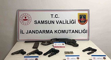 Samsun'da jandarma bir evde silah ele geçirdi
