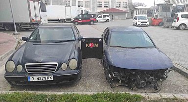 Samsun'da yurt dışından getirilerek parçaları satılmış gümrük kaçağı 2 otomobil ele geçirildi