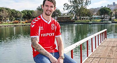 Samsunspor'un yeni transferi Raman: "Taraftarımızın önüne çıkmak için sabırsızlanıyorum"
