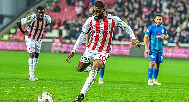 Samsunsporlu Ntcham, kullandığı 4 penaltıyı da gole çevirdi