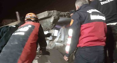 Şanlıurfa'da 2 katlı ev çöktü: 2 ölü, 8 yaralı