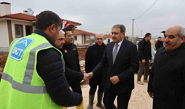 Şanlıurfa'da yapımı tamamlanan köy evleri kura ile sahiplerine teslim edilecek