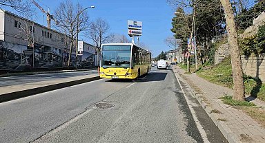 Sarıyer'de kazadan kaçarken ters yöne giren İETT otobüsü hafif ticari araçla kafa kafaya çarpıştı