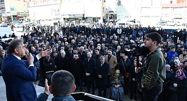 Seçim ofisi açılışı mitinge dönüştü