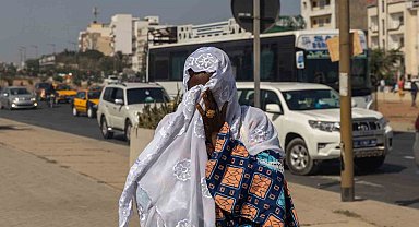 Senegal'de cumhurbaşkanlığı seçimlerinin ertelenmesi nedeniyle sokaklar karıştı