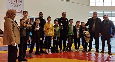Serbest Güreş Şampiyonasında Manisa'yı Sarıgöl temsil edecek