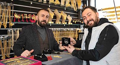 Sevgililer Günü'nde imitasyon ürünlere yoğun ilgi