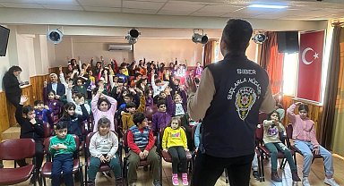 Siber Suçlarla Mücadele Şube Müdürlüğü ekipleri öğrencileri bilgilendirdi