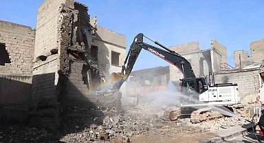 Siirt'te 1. Etap Kentsel Dönüşüm Projesi'nde 198 yapının yıkımına başlandı
