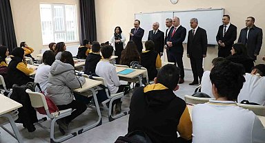 Siirt'te 89 milyon 750 bin liraya inşa edilen okulda ilk ders