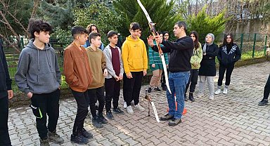 Siirt'te gezi spor aracı ve eğitmenler öğrencilerle buluşuyor