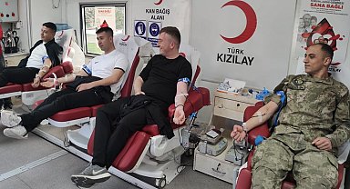 Siirt'te Mehmetçik'ten Kızılay'a kan bağışı