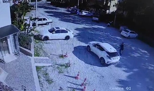 Silah tutukluk yapınca önce kaçtı, 50 metre sonra geri döndü, ayaklarından vurdu