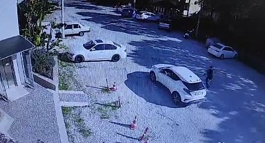 Silah tutukluk yapınca önce kaçtı, 50 metre sonra geri döndü, ayaklarından vurdu