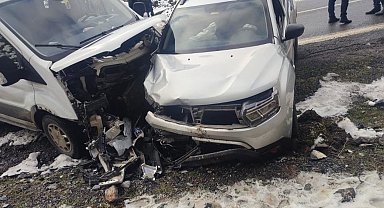 Şırnak'ta iki aracın karıştığı kazada 8 kişi yaralandı