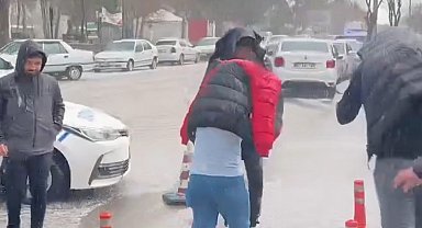 Siverek'te aniden bastıran dolu hayatı olumsuz etkiledi
