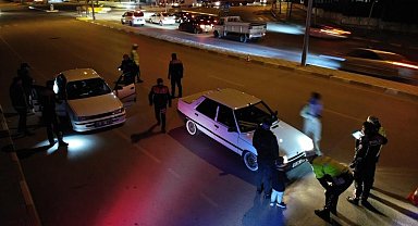 Şok uygulamada silah ve uyuşturucu madde ele geçirildi