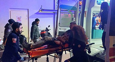 Sokak ortasında bıçaklı kavga: 3 yaralı