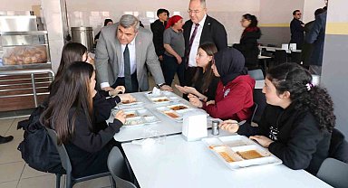 Sünnetci, öğrencilerle görüştü