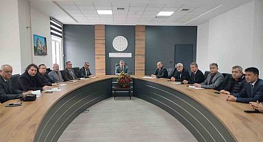 Sünnetci, spor salonu olan okul müdürleri ile görüştü