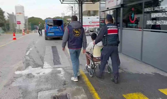 Süper kahramanlığa özenen uyuşturucu taciri, 5. kattan çarşafla inmeye çalışırken düşüp ayağını kırdı