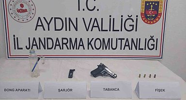 Şüpheli şahısların üzerinde tabanca ele geçirildi