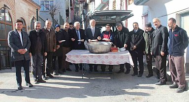 Tarihi camide 'pilav ikramı' geleneği