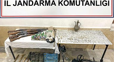 Tarihi eser kaçakçıları jandarma operasyonunda yakalandı