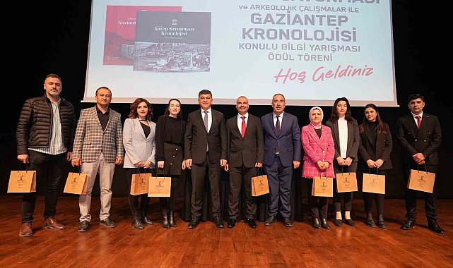 Tarihini en iyi bilen öğrenciler ve okulları ödüllendirildi