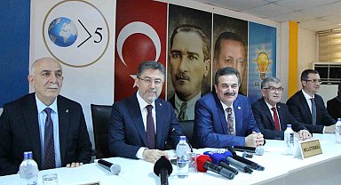 Tarım Bakanı Yumaklı: "Kriz partileriyle ülke nasıl yönetilebilir?"