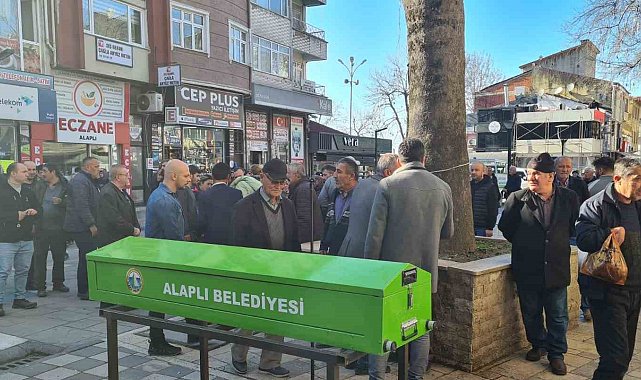 Tartıştığı kişi tarafından kalbinden bıçaklanarak öldürülen adam toprağa verildi