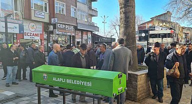 Tartıştığı kişi tarafından kalbinden bıçaklanarak öldürülen adam toprağa verildi