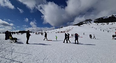 Tatilin son günlerini kayak yaparak geçirdiler