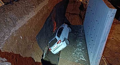 Tatvan'da araç çukura düştü: 3 yaralı