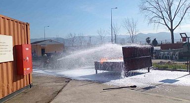 Tersane personellerine yangın eğitimi