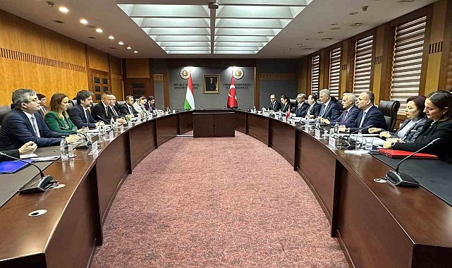 Ticaret Bakanı Bolat: "Türkiye'den Macaristan'a doğal gaz ihracatının bu yıl başlayacak olması, iki ülke ticaretini daha yukarı rakamlara ulaştıracaktır"