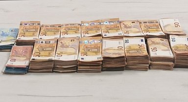 Tırın dondurucusuna konulan 153 bin euro ele geçirildi