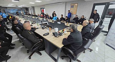 Tokat'ta saat 04.17'de depremzedeler anıldı